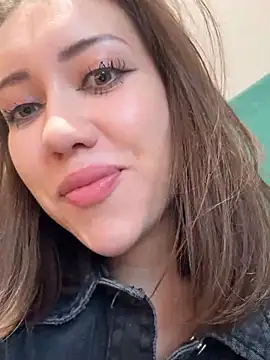 Foto porno Nebunii pe chat marca Musae pe KUR.ro