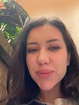 Foto porno Nebunii pe chat marca Musae pe KUR.ro