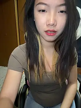 Foto porno Nebunii pe chat marca Nami-OP pe KUR.ro