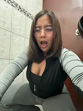 Foto porno Fantezii cu NamiNae pe StripChat pe KUR.ro