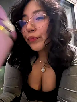 Foto porno Fantezii cu NamiNae pe StripChat pe KUR.ro