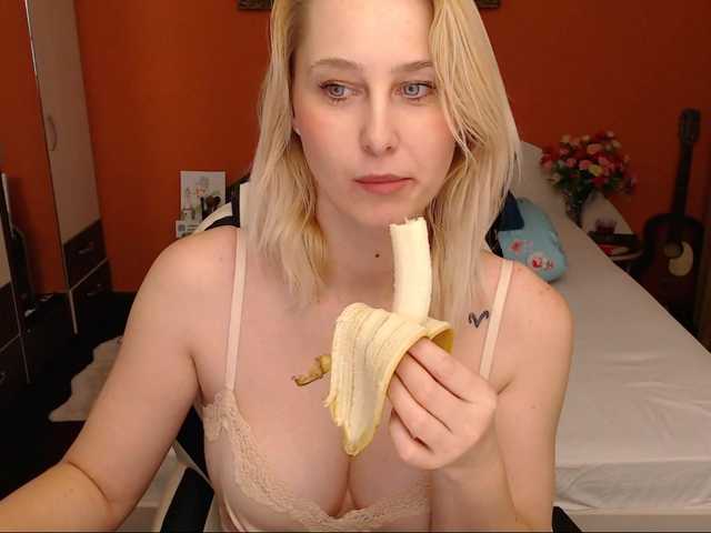 Foto porno NatashaRouge se dezbraca la web pe BongaCams pe KUR.ro