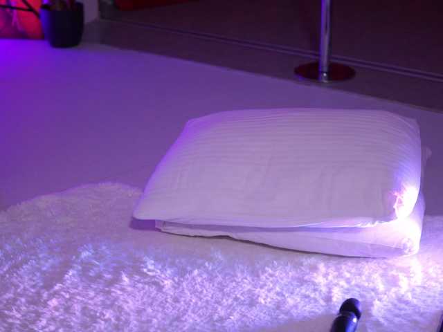 Foto porno Sex online cu NatyDesiree pe KUR.ro