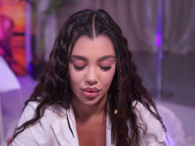 Foto porno Sex online cu NatyDesiree pe KUR.ro