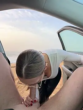 Foto porno Nicoleevien ne arata tot la camera pe KUR.ro