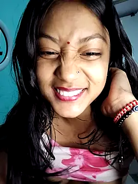 Foto porno Nisha_ji18 descoperita pe video chat pe KUR.ro