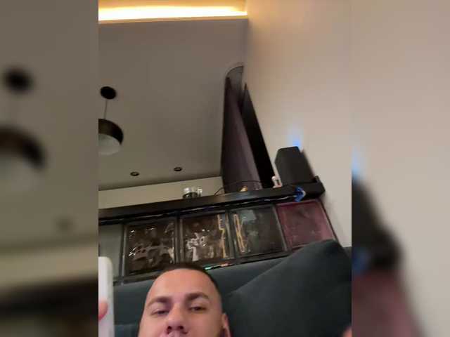 Foto porno No-Face-Guy vrea sex pe BongaCams pe KUR.ro