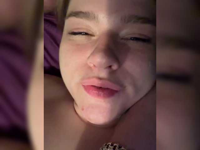Foto porno Nebunii pe chat marca Onlyfier pe KUR.ro