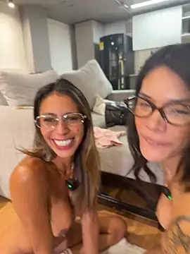 Foto porno Discutii intime cu Palmer__ pe KUR.ro