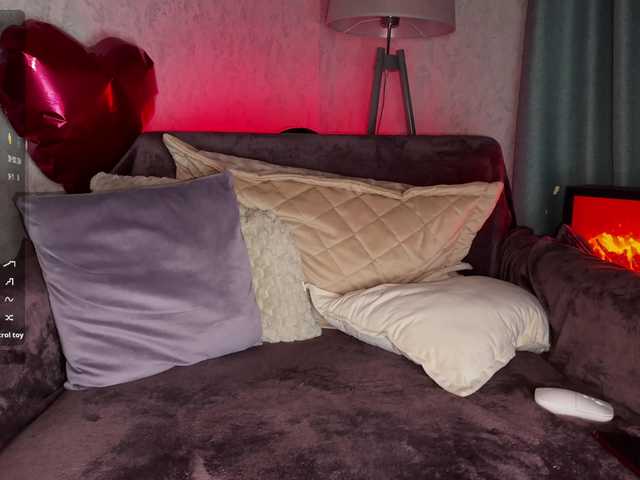 Foto porno PinkFoxya descoperita pe video chat pe KUR.ro