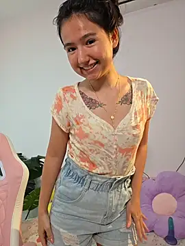 Foto porno Pinkie_Princes descoperita pe video chat pe KUR.ro
