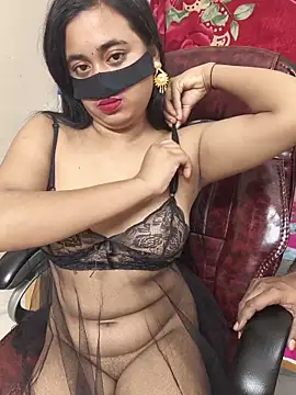 Foto porno Priya_Thakur-india ne arata tot la camera pe KUR.ro