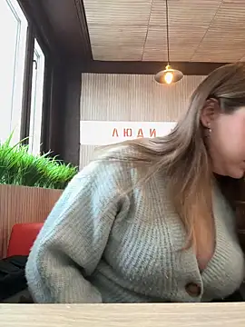 Foto porno PumaShyXD se dezbraca la web pe StripChat pe KUR.ro