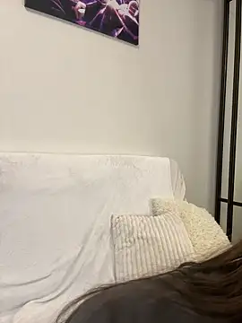Foto porno PumaShyXD se dezbraca la web pe StripChat pe KUR.ro