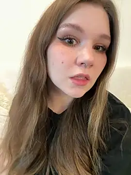 Foto porno PumaShyXD se dezbraca la web pe StripChat pe KUR.ro