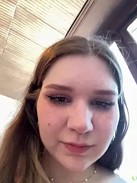 Foto porno PumaShyXD se dezbraca la web pe StripChat pe KUR.ro