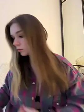 Foto porno PumaShyXD se dezbraca la web pe StripChat pe KUR.ro