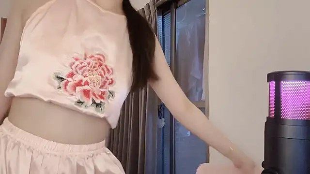 Foto porno Qaz42799 ne arata tot la camera pe KUR.ro