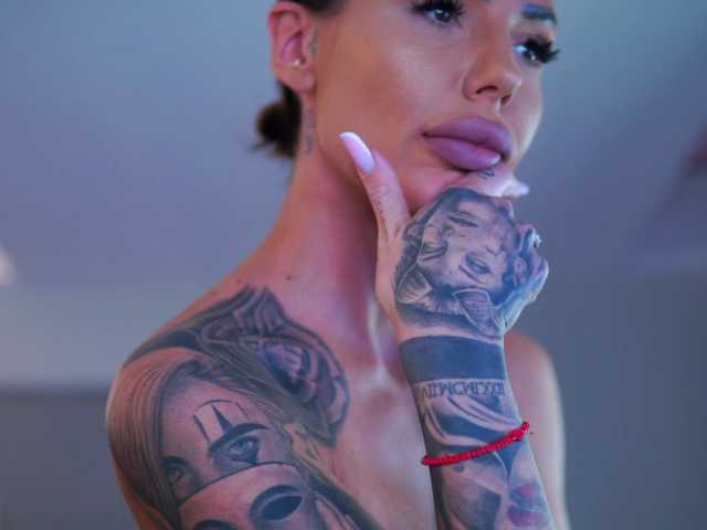 Foto porno Ganduri murdare cu RaquelleVon pe KUR.ro