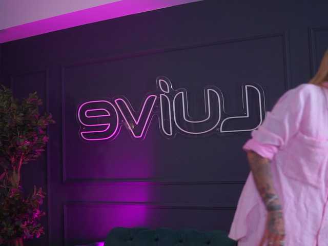 Foto porno Sex online cu RaquelleVon pe KUR.ro