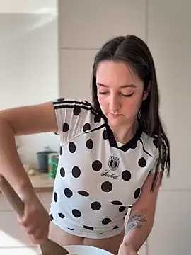 Foto porno Sex online cu RealJuliette pe KUR.ro