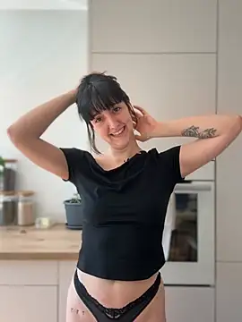 Foto porno Sex online cu RealJuliette pe KUR.ro