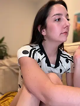 Foto porno Sex online cu RealJuliette pe KUR.ro