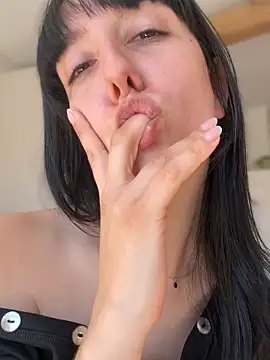 Foto porno Sex online cu RealJuliette pe KUR.ro