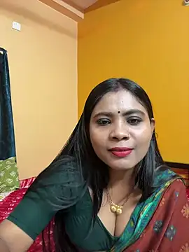 Foto porno RedQQueen descoperita pe video chat pe KUR.ro