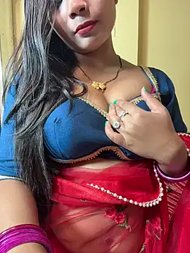 Foto porno RedQQueen descoperita pe video chat pe KUR.ro