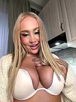 Foto porno RollDolls descoperita pe video chat pe KUR.ro