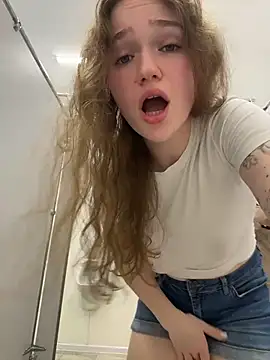 Foto porno Fantezii cu RussianWoman pe StripChat pe KUR.ro