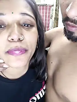 Foto porno SHANAYAA se dezbraca la web pe StripChat pe KUR.ro
