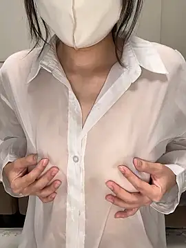 Album foto porno Sakuratan descoperita pe video chat