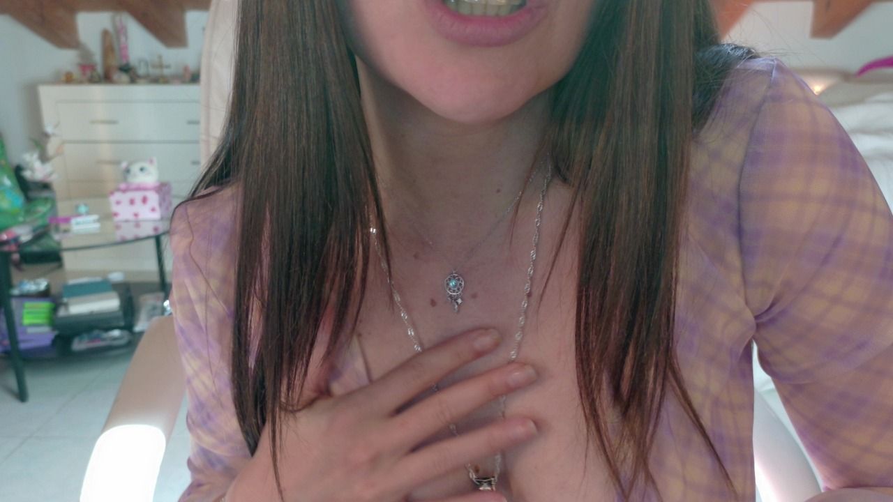 Samantha_Dorado ne arata tot la camera