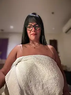 Foto porno Saorii_kiido descoperita pe video chat pe KUR.ro