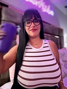 Foto porno Saorii_kiido descoperita pe video chat pe KUR.ro