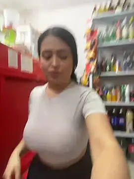 Foto porno Sara_fun se dezbraca la web pe StripChat pe KUR.ro