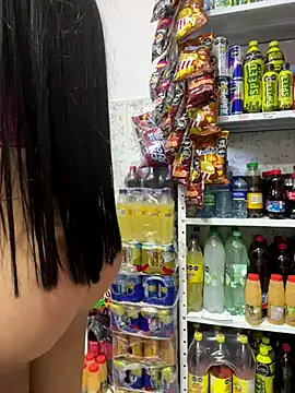Foto porno Sara_fun se dezbraca la web pe StripChat pe KUR.ro