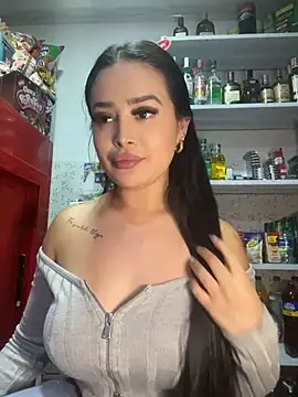 Foto porno Sara_fun se dezbraca la web pe StripChat pe KUR.ro