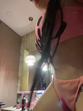 Foto porno Sara_fun se dezbraca la web pe StripChat pe KUR.ro