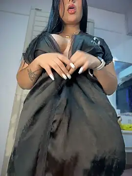 Foto porno Sarahballiston_ ne arata tot la camera pe KUR.ro