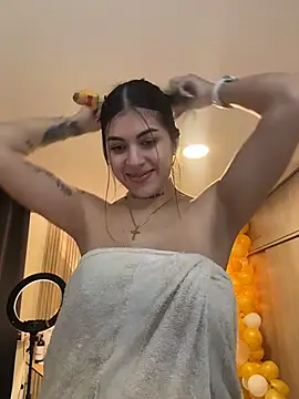 Foto porno Sarasanders_4 se dezbraca la web pe StripChat pe KUR.ro