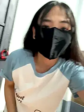 Foto porno Serena_lovely24 ne arata tot la camera pe KUR.ro