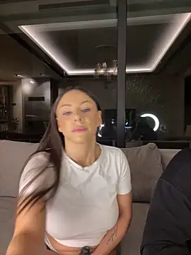 Foto porno SexOnMyLvL ne arata tot la camera pe KUR.ro