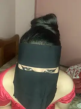 Foto porno Nebunii pe chat marca Shamss pe KUR.ro
