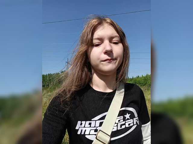 ShowMeMemasiki vrea sex pe BongaCams