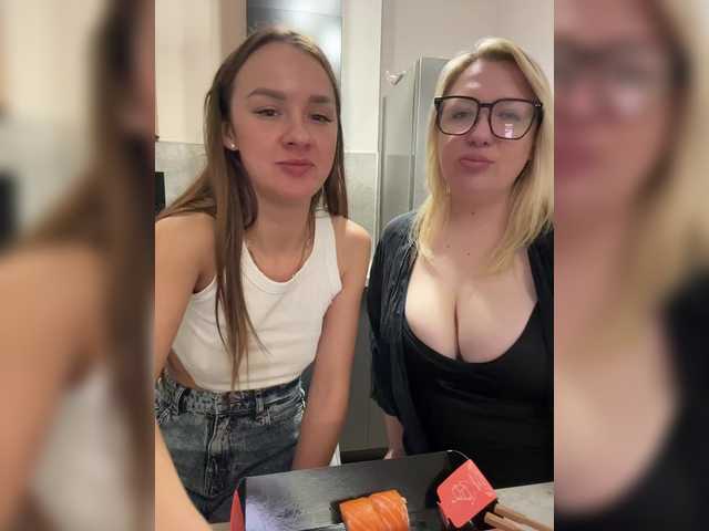 Foto porno Sonya699 se dezbraca la web pe BongaCams pe KUR.ro