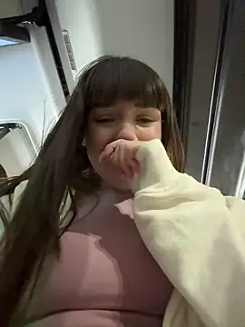 Foto porno Ganduri murdare cu Sophie_Avory pe KUR.ro
