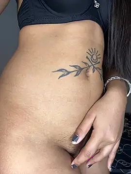 Suhu_love se dezbraca la web pe StripChat